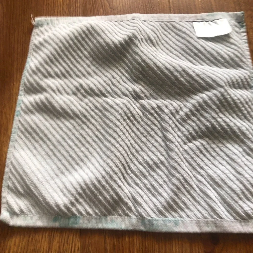 blue floral textured wash cloth